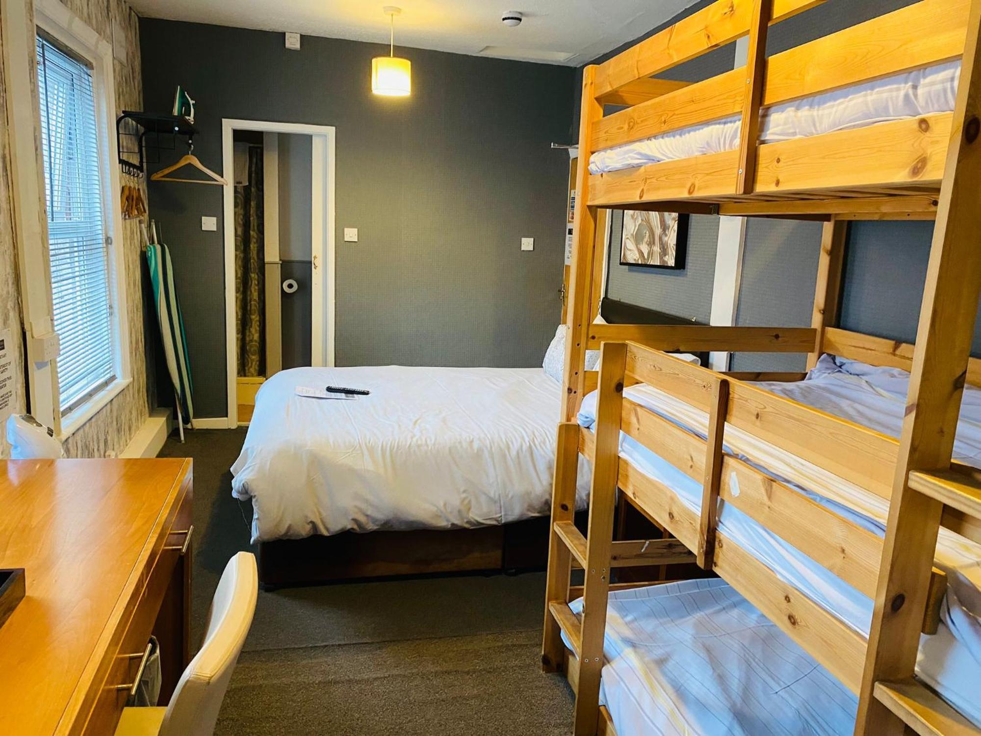Bromptons Hotel Blackpool Room photo