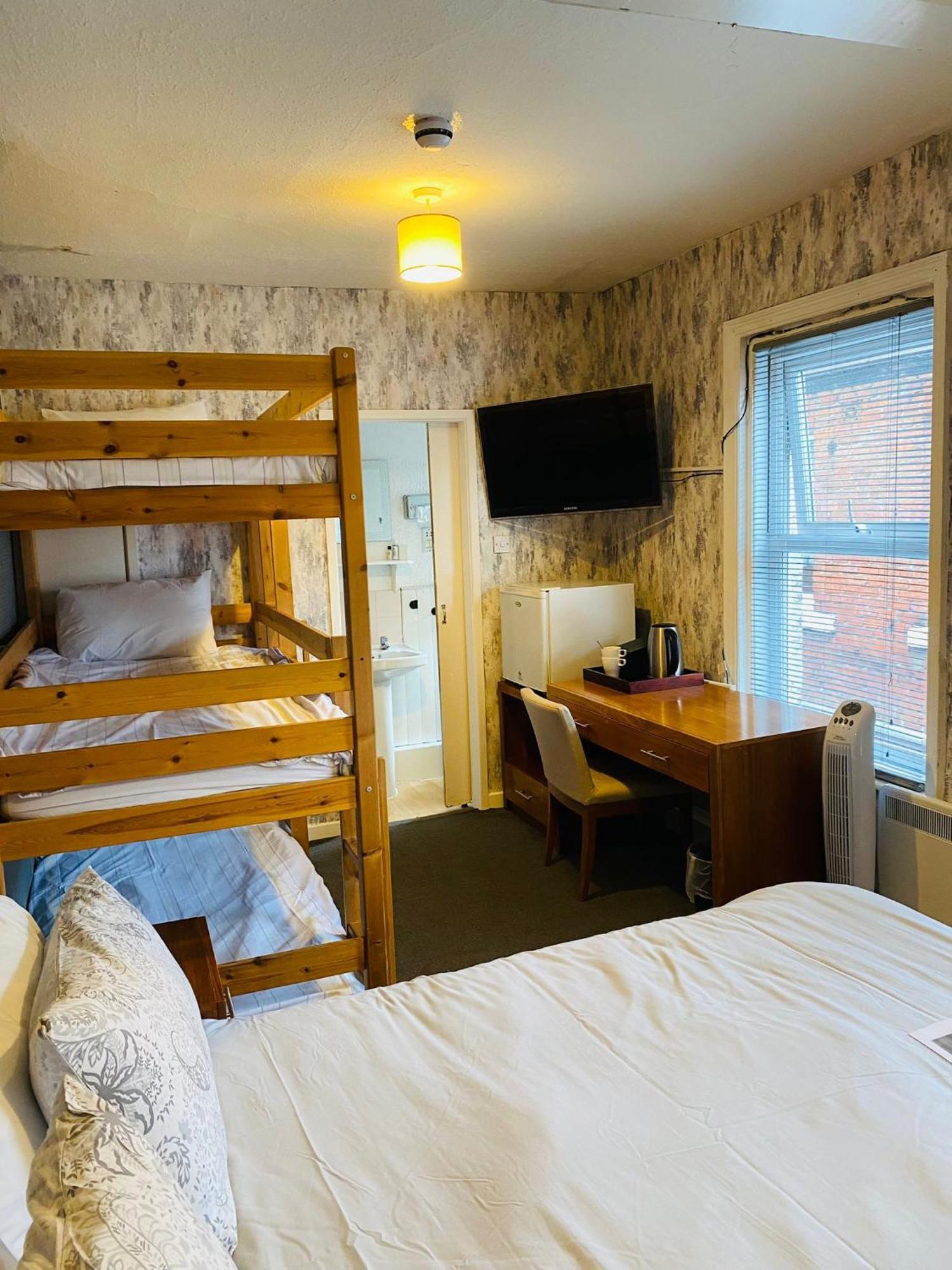 Bromptons Hotel Blackpool Room photo